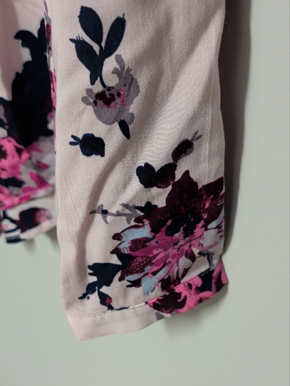 Joules Light Pink Floral V-Neck Tunic Blouse - Picture 4 of 10